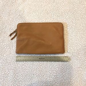 Mark and Graham tan leather clutch 🌸